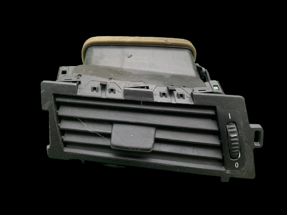Grila ventilatie bord stanga Cod: 6910731 BMW Seria 5 E60/E61 [2003 - 2007] Sedan 520 d MT (163 hp) M47N2