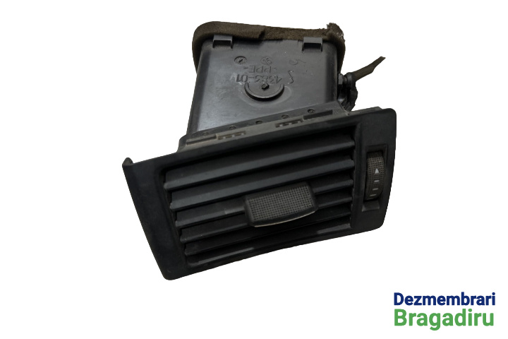 Grila ventilatie bord stanga Cod: 8E2820901F Audi A4 B7 [2004 - 2008] Sedan 4-usi 2.0 TDI MT (140 hp) S-Line, Cod motor BLB