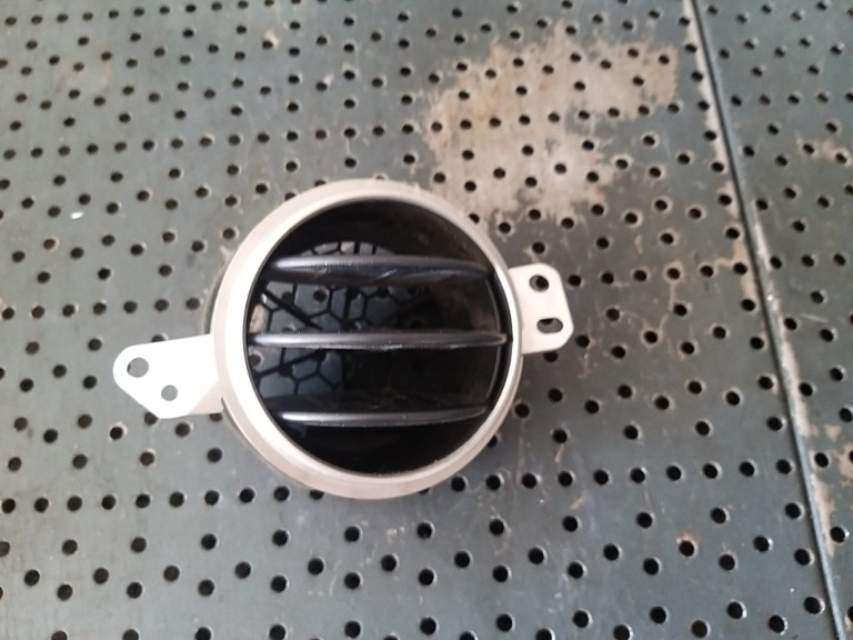 Grila ventilatie bord stanga mitsubishi outlander 1