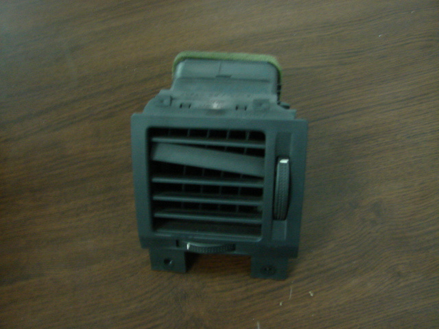 Grila ventilatie bord stanga Opel Vectra C [2002 - 2005] Sedan 4-usi 1.8 MT (122 hp)
