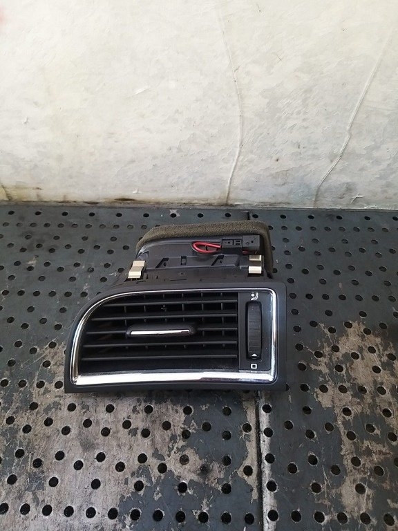 Grila ventilatie bord stanga skoda superb 2 facelift 3t0819701