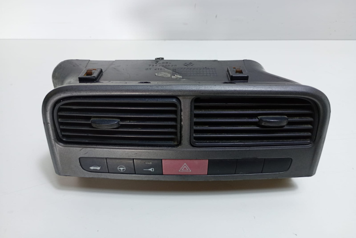 Grila ventilatie centrala bord 735386328 Fiat Punto 3 Grande Punto [2005 - 2010]