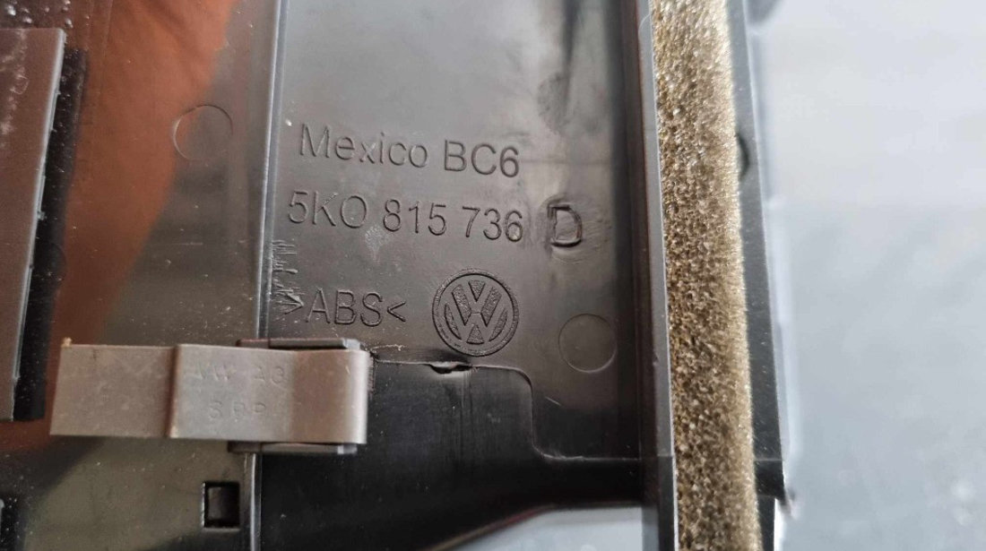 Grila ventilatie centrala bord VW Golf 6 Variant cod 5k0819728n / 5k0815736d