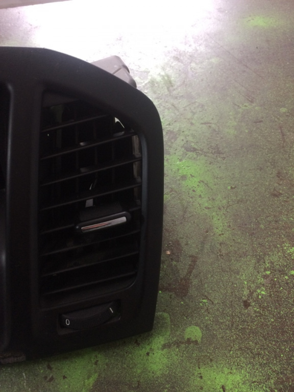 Grila ventilatie centru dreapta Opel Insignia A [2008 - 2014] Liftback 5-usi 2.0 CDTI AT (160 hp) A EXCLUSIV