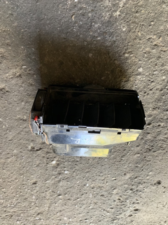 Grila ventilatie centru dreapta Volkswagen VW Bora [1998 - 2005] Sedan 1.9 TDI MT (150 hp) (1J2)