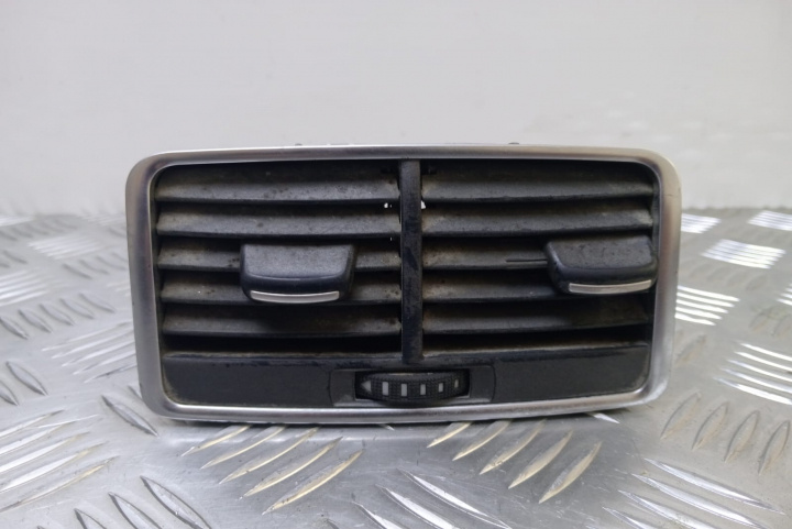 Grila ventilatie cotiera 4F0819203B Audi A6 4F/C6 [facelift] [2008 - 2011]