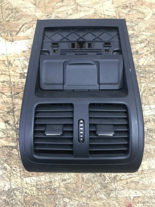 Grila ventilatie cotiera spate VW Passat B7 R-Line 2013 4x4 Automat DSG combi 2013 (3AA864298)