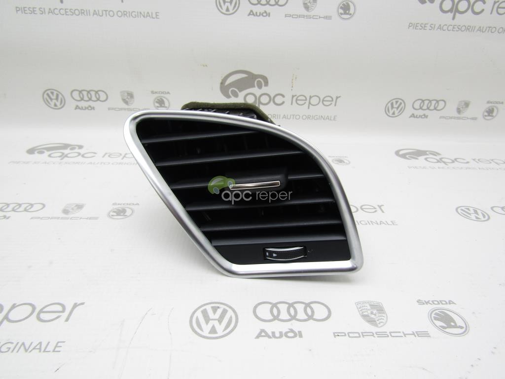 Grila ventilatie dreapta Audi A5 8T / A4 B8 8K / RS4 / RS5 - Cod: 8T1820902G