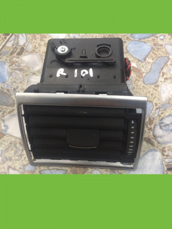 Grila ventilatie dreapta Audi A8 D3/4E [2002 - 2005] Sedan 4.2 tiptronic quattro (335 hp) AUDI A8 (4E_) 10.2002 - 07.2010 A8 4.2 QUATTRO 4.2 - BFM