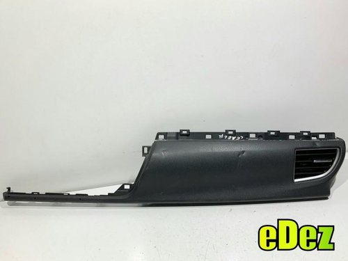 Grila ventilatie dreapta fata cu ornament bord Toyota Corolla (2012-2018) 55470-02330