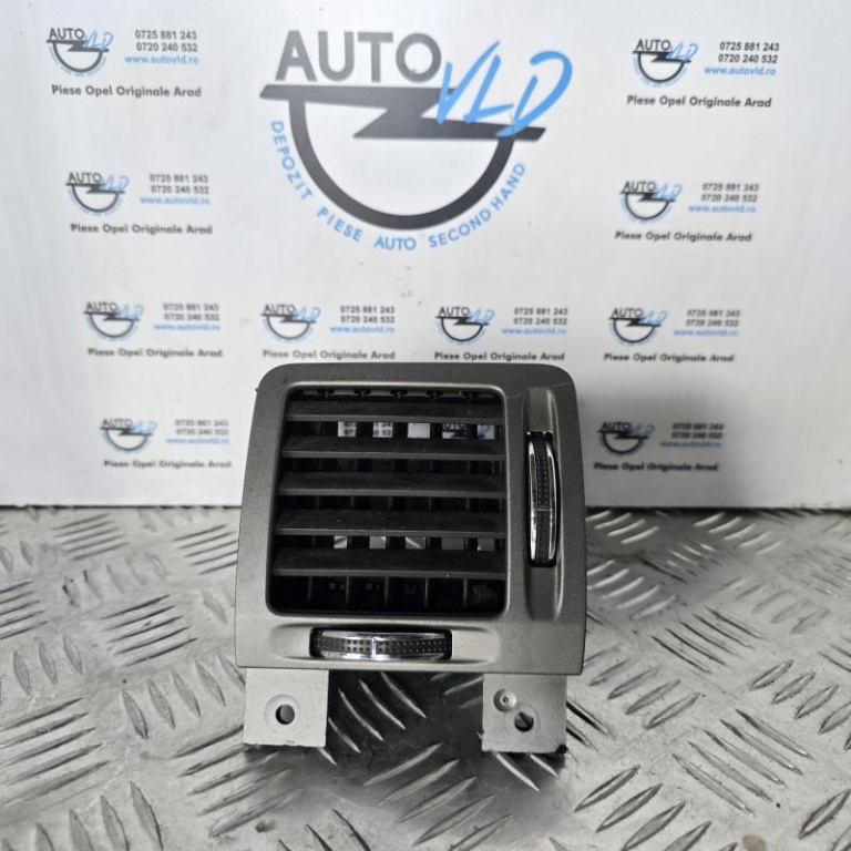 Grila ventilatie dreapta fata Opel Vectra C facelift 2005-2009 230685620
