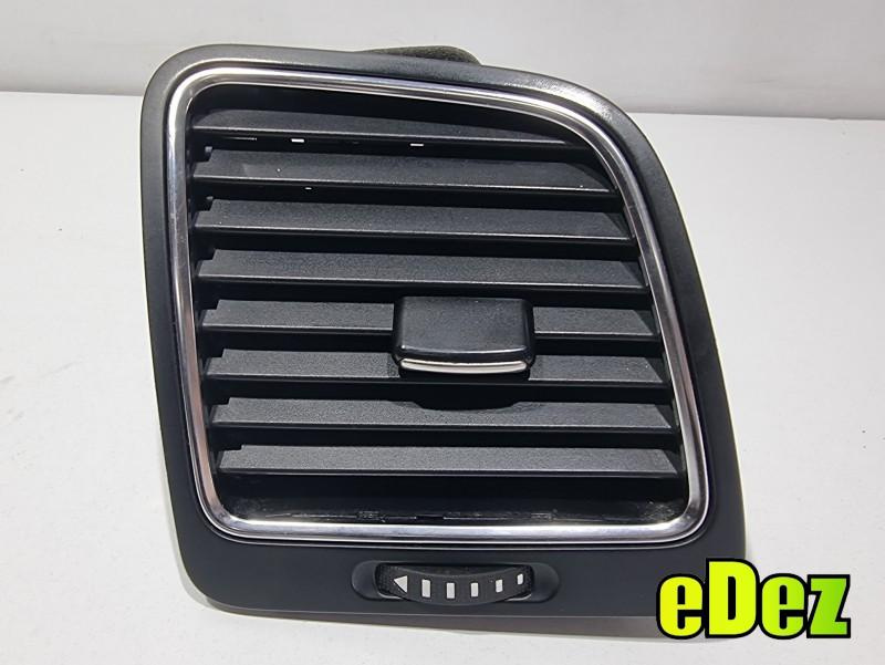 Grila ventilatie dreapta fata Volkswagen Sharan (2010-2015) [7N] 7N0819704D
