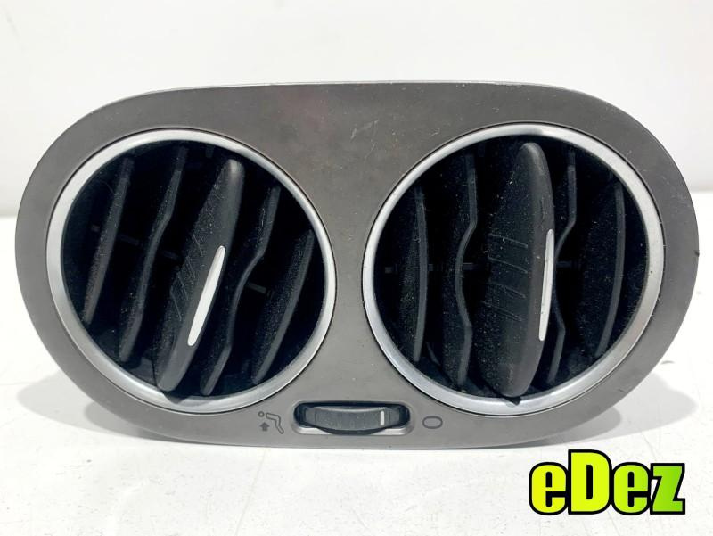 Grila ventilatie dreapta fata Volkswagen Tiguan (2007-2011) 5M0819710