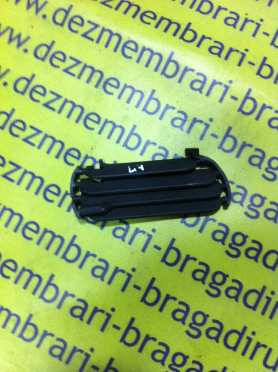 Grila ventilatie Mazda 626 GE [1991 - 1997] Liftback 2.0 MT (116 hp) 2.0i