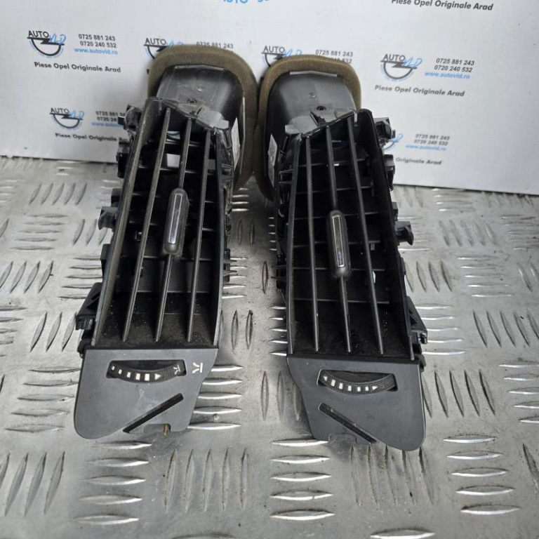 Grila ventilatie mijloc stanga dreapta fata Opel Astra J Facelift 2012-2018 13303921/13300560