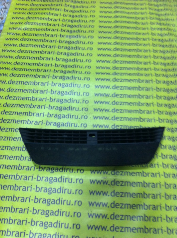 Grila ventilatie parbriz Audi A3 8L [facelift] [2000 - 2003] Hatchback 3-usi 1.6 MT (102 hp) SE 1.6 AVU