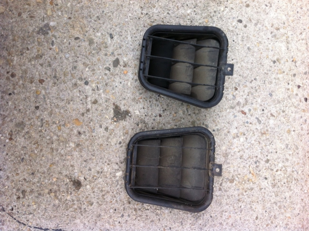 Grila ventilatie portbagaj Audi A4 B6 [2000 - 2005] Avant wagon 5-usi 2.0 FSI MT (150 hp) 2.0 FSI AWA