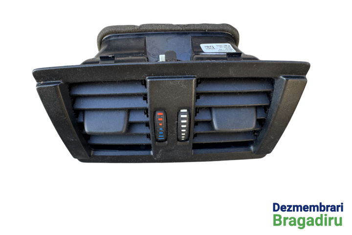 Grila ventilatie spate Cod: 9207330 9207330 BMW Seria 1 F20/F21 [2011 - 2015] Hatchback 5-usi 120d MT (184 hp) Pachet M Cod motor: N47D20C