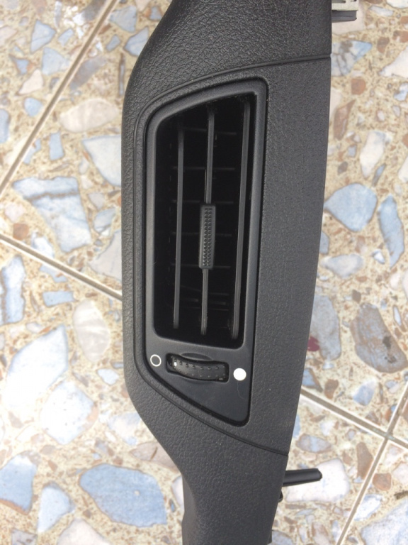 Grila ventilatie stalp stanga Ford Mondeo MK4 [2007 - 2010] Liftback 2.0 TDCi DPF AT (140 hp) MK4 (BA7) TITANIUM