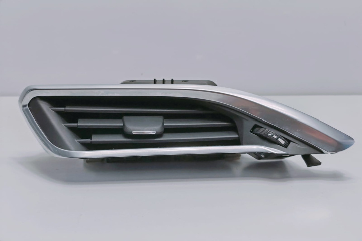 Grila ventilatie stanga 963313177 Peugeot 208 [facelift] [2015 - 2019]