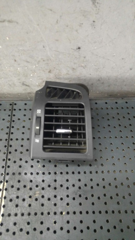 Grila ventilatie stanga chevrolet captiva c100 c140