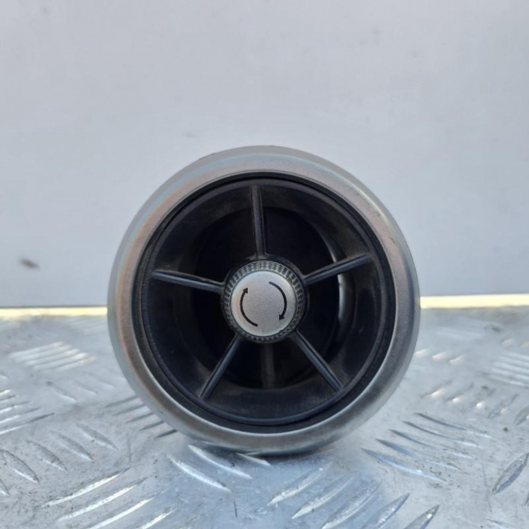 Grila ventilatie stanga fata Chevrolet Aveo 2011-> T300 95280208