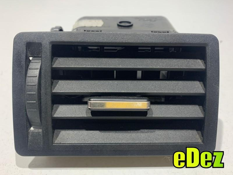 Grila ventilatie stanga fata Ford C-Max facelift (2007-2010) 3M51-R018B09-AFW