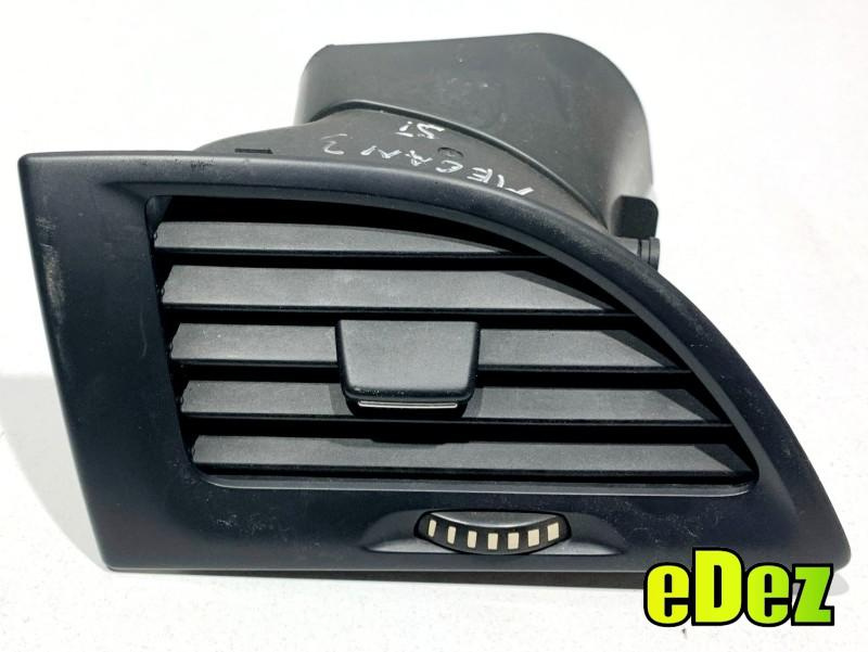 Grila ventilatie stanga fata Renault Megane 3 (2008-2012)