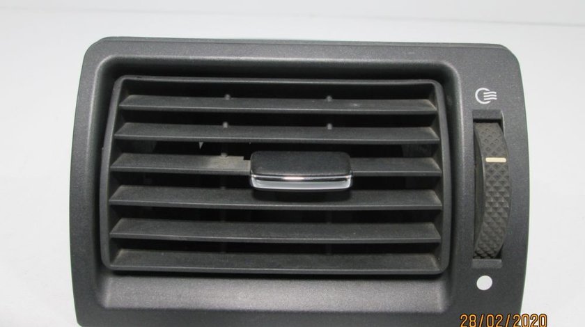 Grila ventilatie stanga Ford Mondeo an 2000-2001-2002-2003-2004-2005-2006-2007 cod 4S71-A018B09-AAW