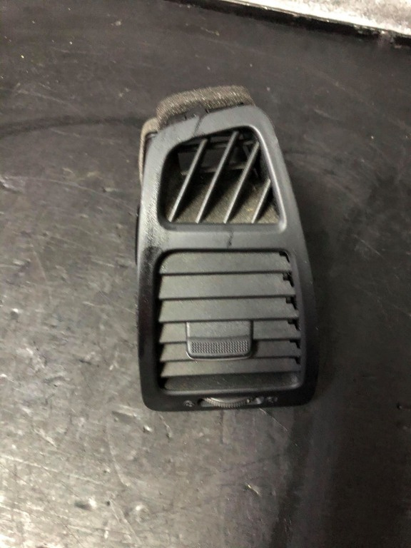 Grila ventilatie stanga hyundai ix20 97480-1k1004x