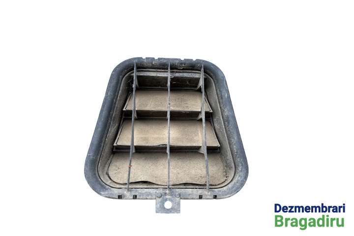 Grila ventilatie stanga portbagaj Audi A6 4B/C5 [facelift] [2001 - 2004] Sedan 2.5 TDI multitronic (163 hp) Cod motor BDG, Cod cutie GJT