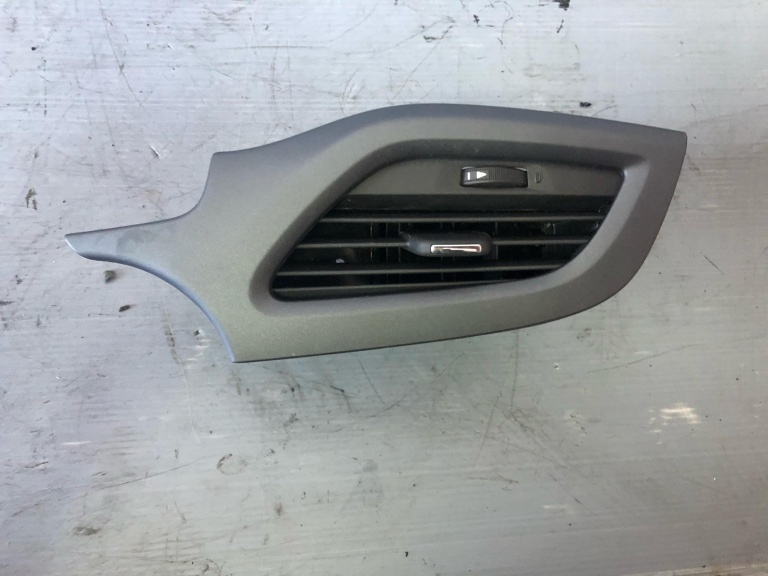 Grila ventilator stanga opel corsa e 13384931