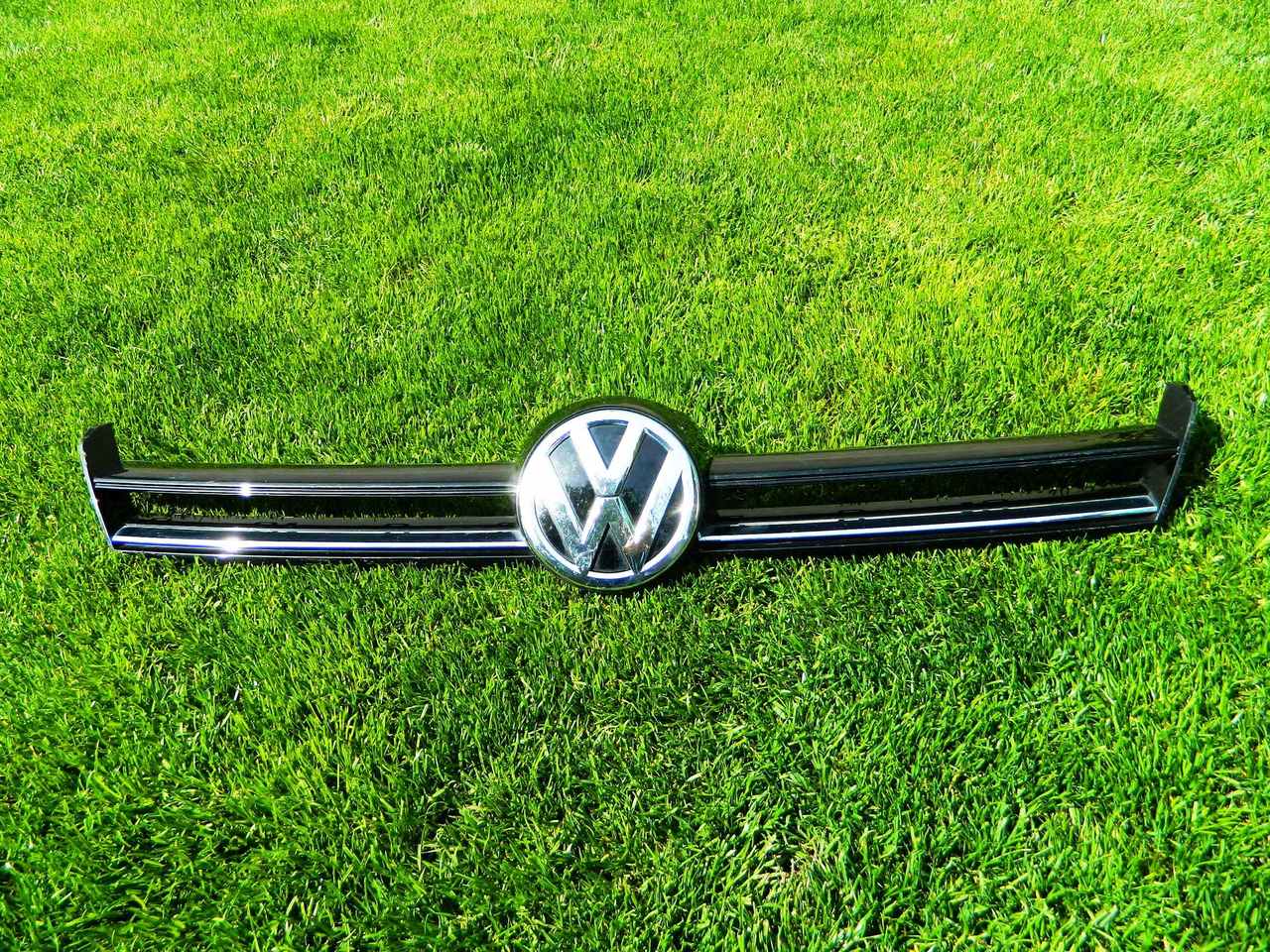 Grila VW Golf 7 cod 5C0853655D