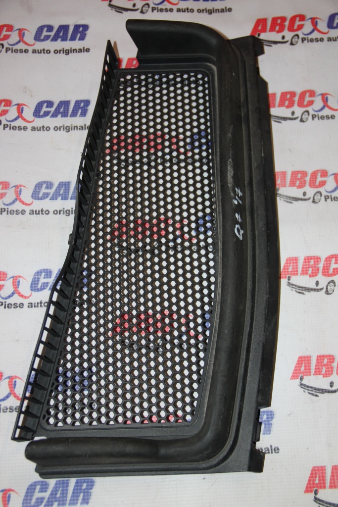 Grilaj drenare apa Audi Q7 4M cod: 4M1819154 model 2017