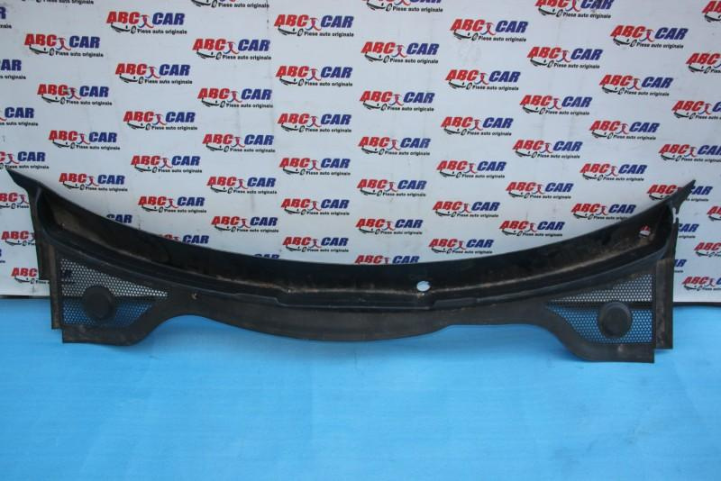 Grilaj stergator Audi Q3 2011-2017 8U 8U1819403