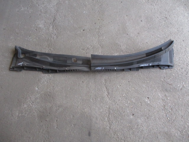 GRILAJ Stergator / PARBRIZ ( VOLAN DREAPTA ) MAZDA 6 FAB. 2002 - 2008 ⭐⭐⭐⭐⭐