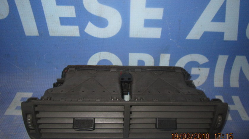 Grile aerisire Audi A4 ; 8E0820931 (centru)