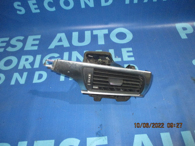 Grile aerisire Audi A6 C7; 4G1820901 (2 urechi de prindere rupte si mufa sparta)