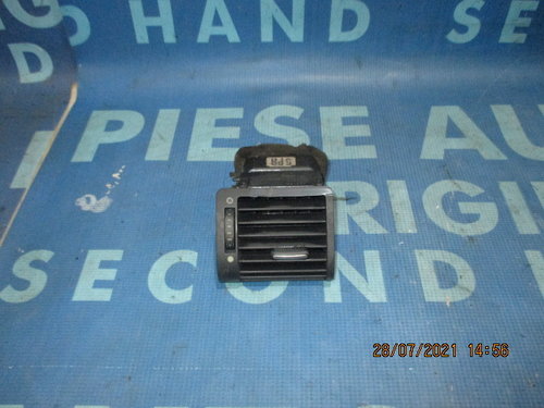 Grile aerisire Audi A8 2002; 4D0820902J // 4D0820901J