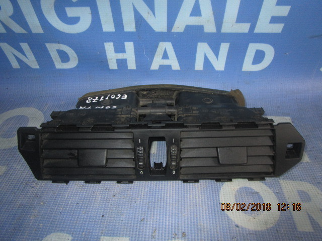 Grile aerisire BMW E60 ; 695361802 (centru)