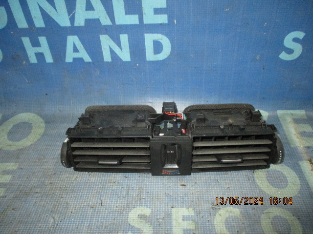 Grile aerisire BMW F30; 9218552 (centru)