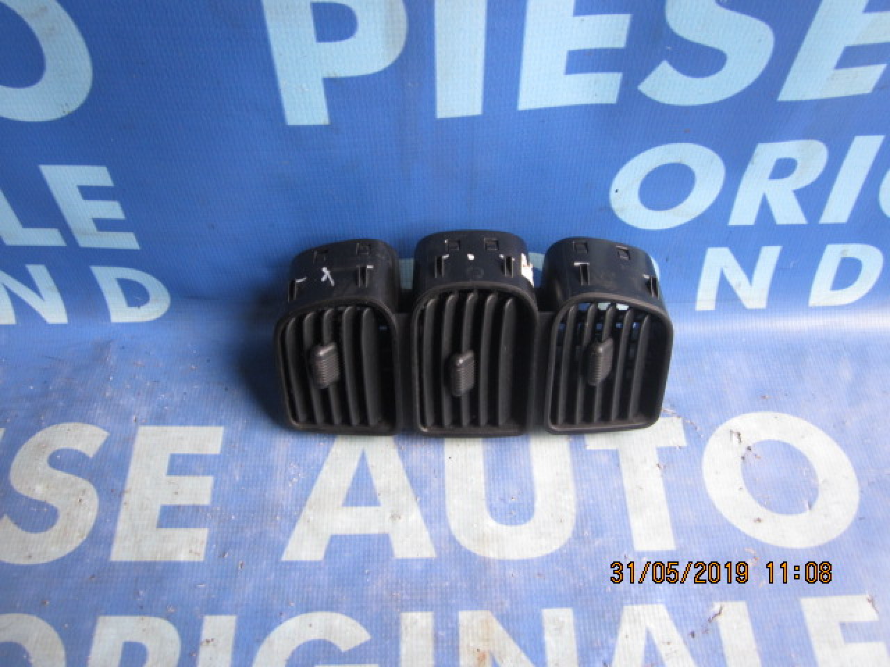 Grile aerisire Chrysler Voyager; 05009038AA (centru)