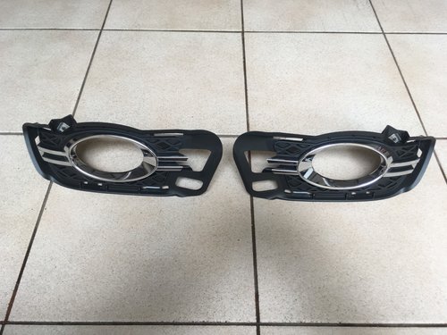 Grile proiectoare Mercedes C klasse W204  Avangarde  A2048851274 / A2048851474