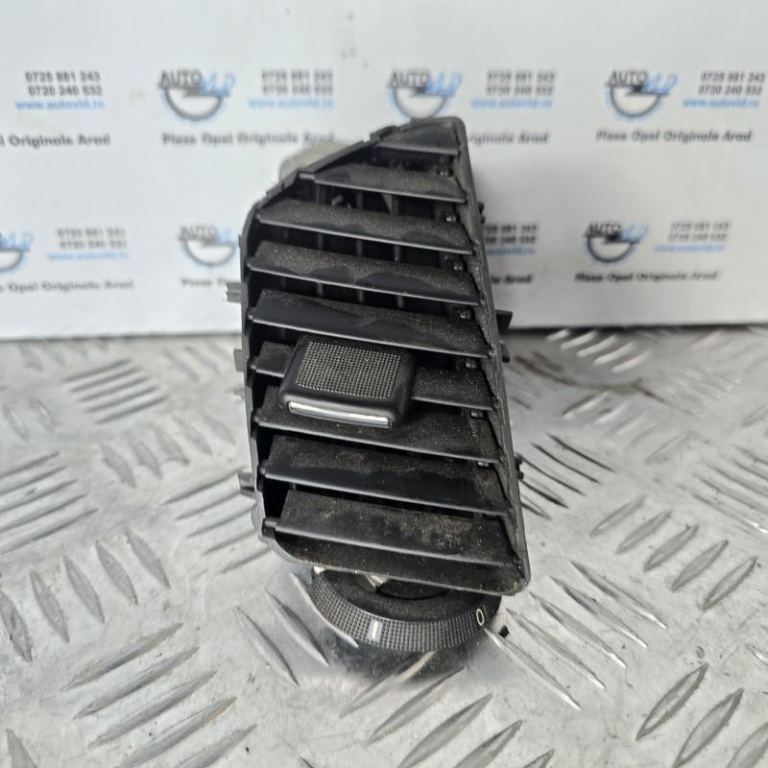 Grile ventilatie stanga fata Opel Insignia A 2008-2013 13282235