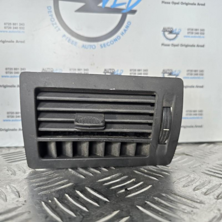 Grile ventilatie stanga fata Opel Zafira B Facelift 2008-2014
