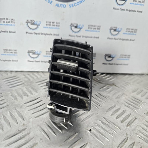Grile ventilatie stanga mijloc Opel Zafira B Facelift 2008-2014 13144401