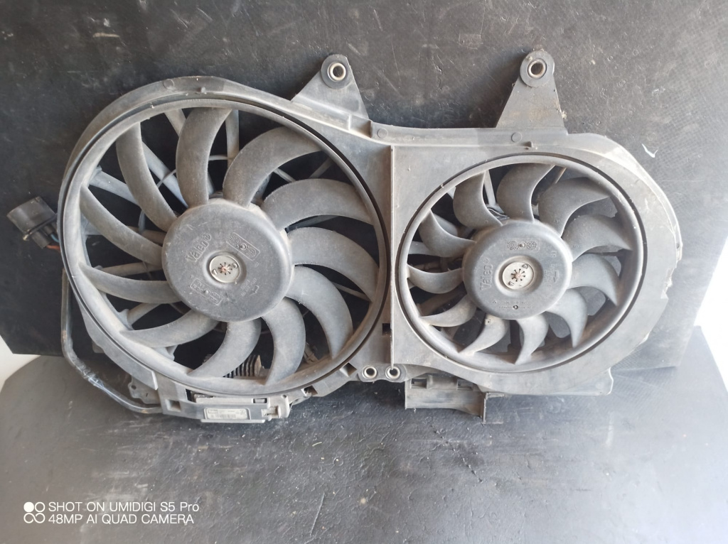 Grup electroventilatoare cu releu Audi A4 (8E2, B6) 1.8T - COD 8E0121205AB