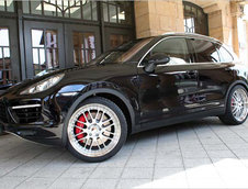 Guess who's back: Porsche Cayenne by Cargraphic