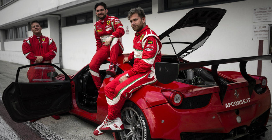 Gumball 3000: Vedeta din 300:Rise of an Empire vine la Bucuresti cu Josh Cartu intr-un Ferrari F12 TDF