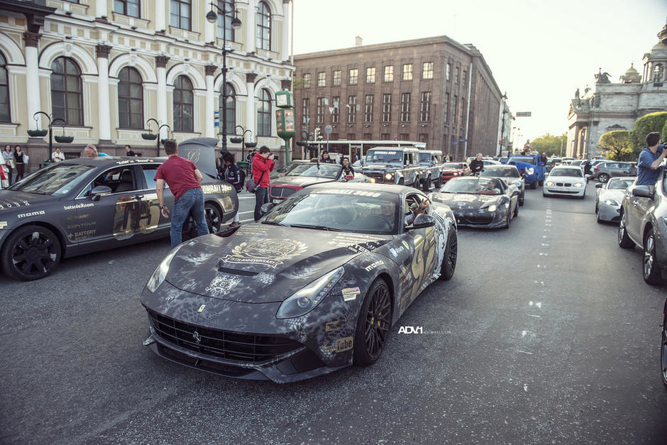 Gumball 3000: Vedeta din 300:Rise of an Empire vine la Bucuresti cu Josh Cartu intr-un Ferrari GT3